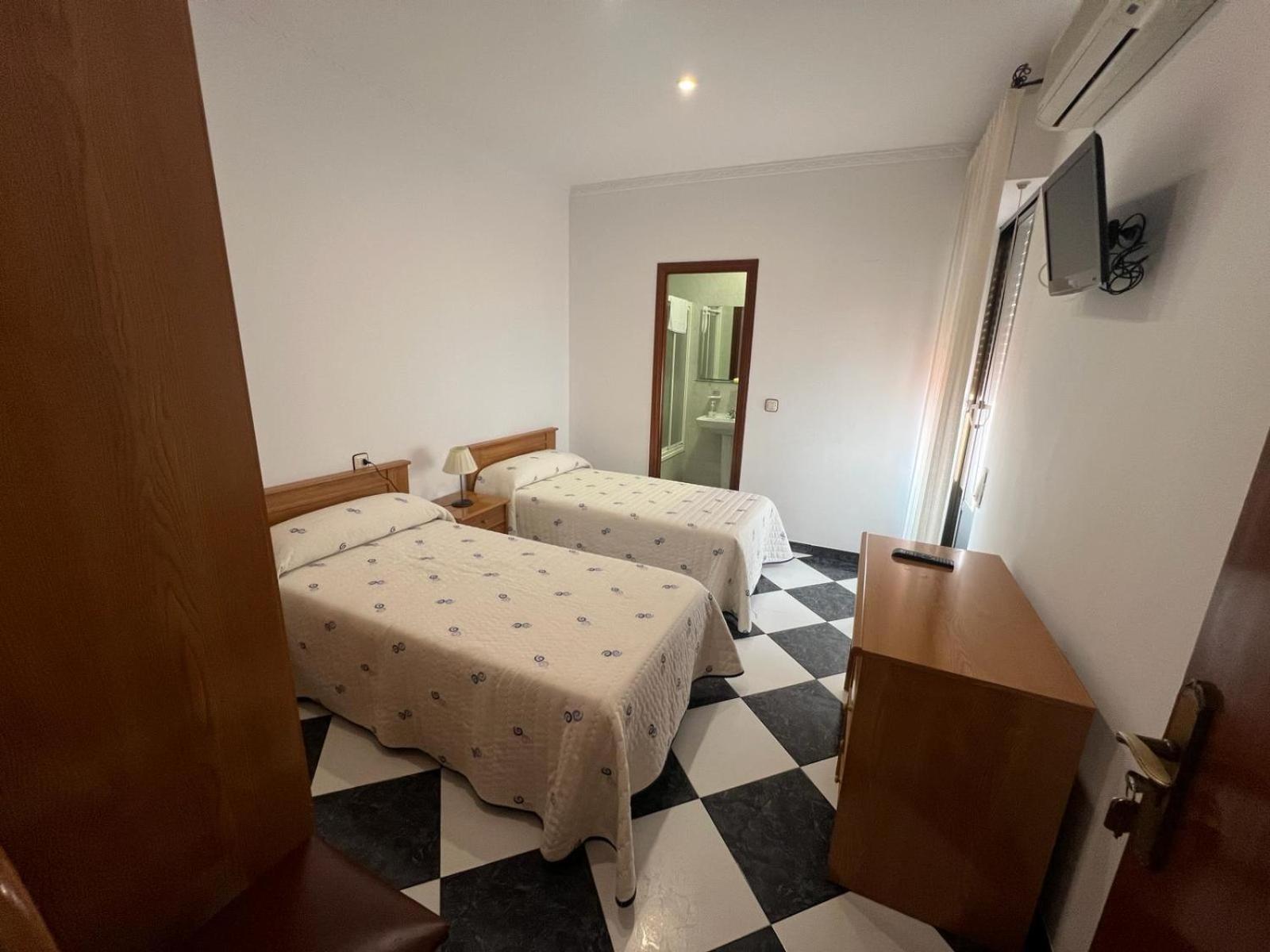 Hostal Los Amigos Сируэла Экстерьер фото