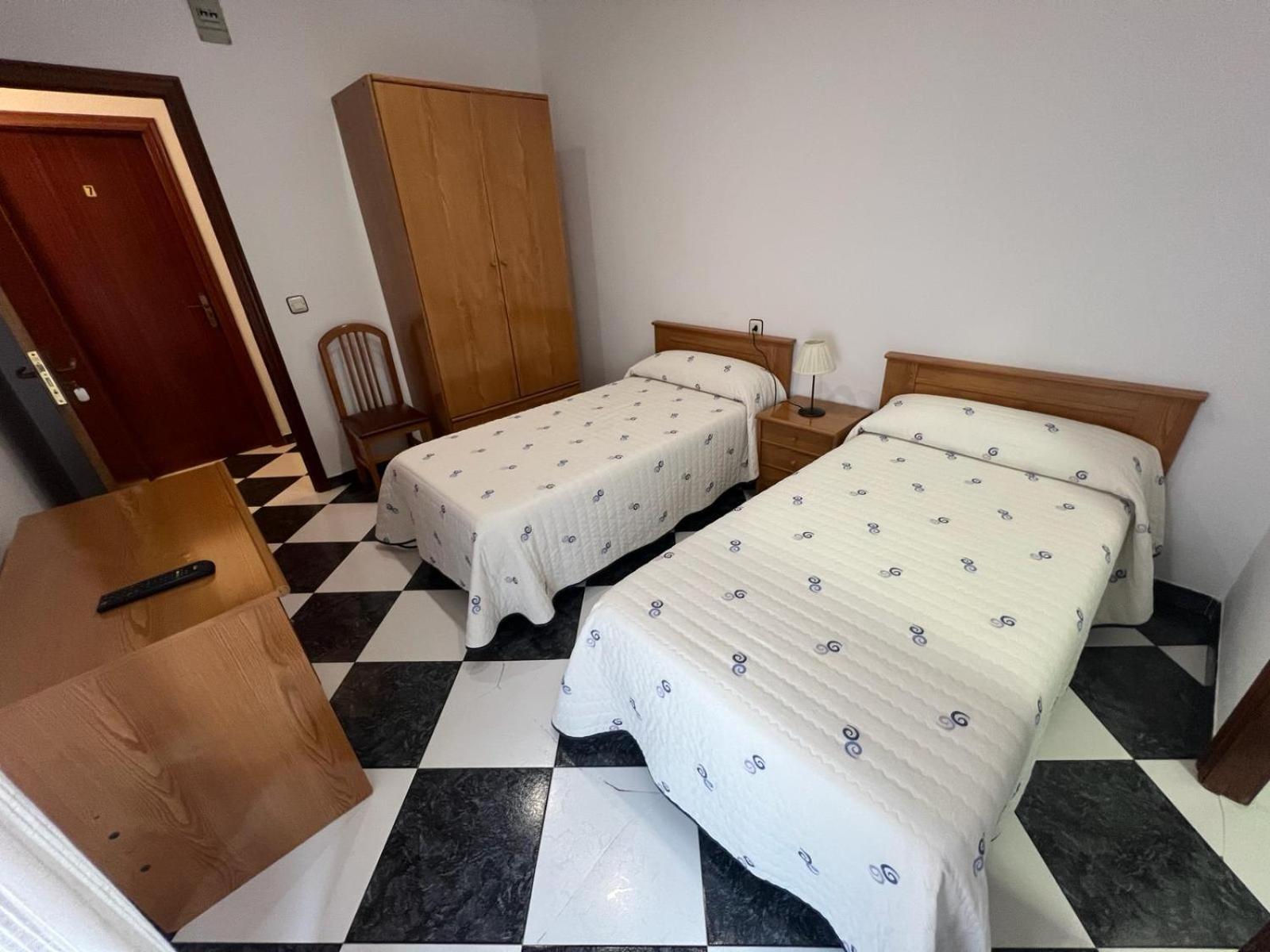 Hostal Los Amigos Сируэла Экстерьер фото